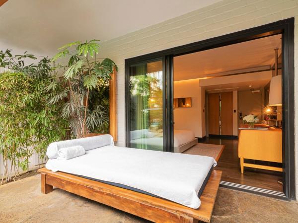 The Hollywood Roosevelt : photo 2 de la chambre cabine piscine avec patio privé