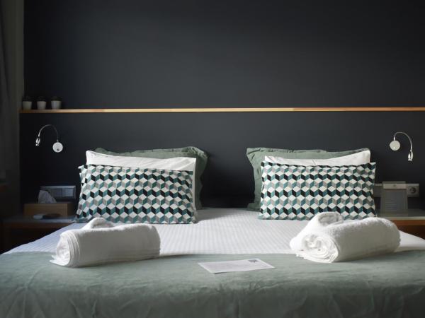 Be My Guest Athens : photo 10 de la chambre chambre triple avec balcon