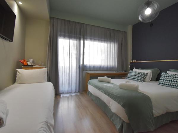 Be My Guest Athens : photo 6 de la chambre chambre triple avec balcon