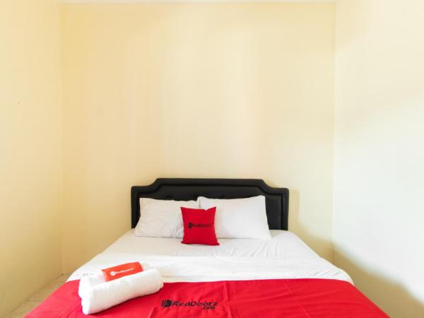 RedDoorz @ Raya Janti Yogyakarta : photo 2 de la chambre chambre double