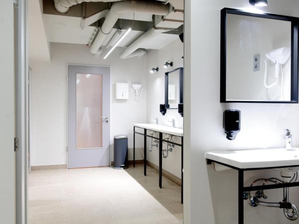 Maverick Urban Lodge : photo 8 de la chambre lit dans dortoir mixte de 8 lits 