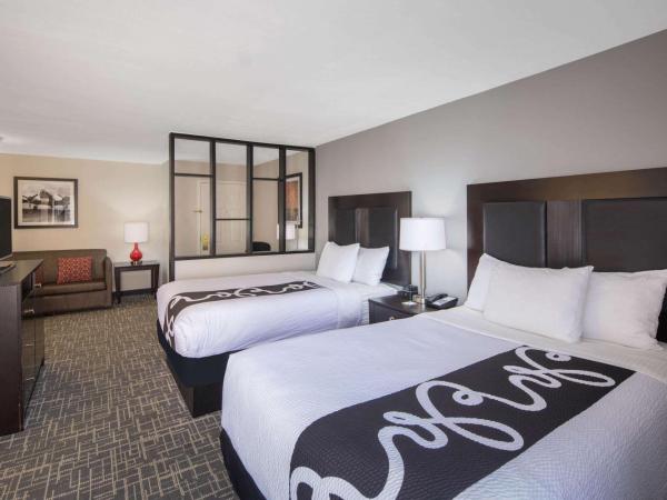 La Quinta by Wyndham Atlanta Airport South : photo 5 de la chambre suite double avec 2 lits doubles
