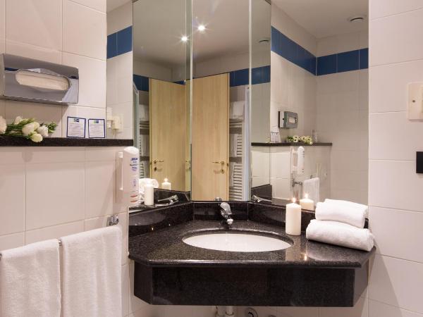 Holiday Inn Express Parma, an IHG Hotel : photo 1 de la chambre chambre lits jumeaux standard