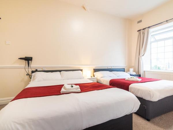 Old Trafford Stadium Hotel : photo 6 de la chambre chambre quadruple confort avec salle de bains privative