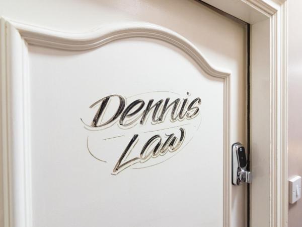 Old Trafford Stadium Hotel : photo 2 de la chambre chambre quadruple confort avec salle de bains privative