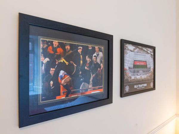 Old Trafford Stadium Hotel : photo 3 de la chambre chambre triple deluxe avec salle de bains privative