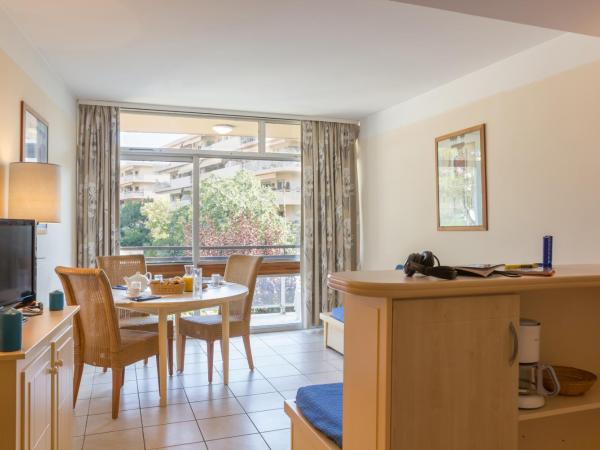 Résidence Pierre & Vacances Heliotel Marine : photo 3 de la chambre appartement 1 chambre avec climatisation (5 personnes)