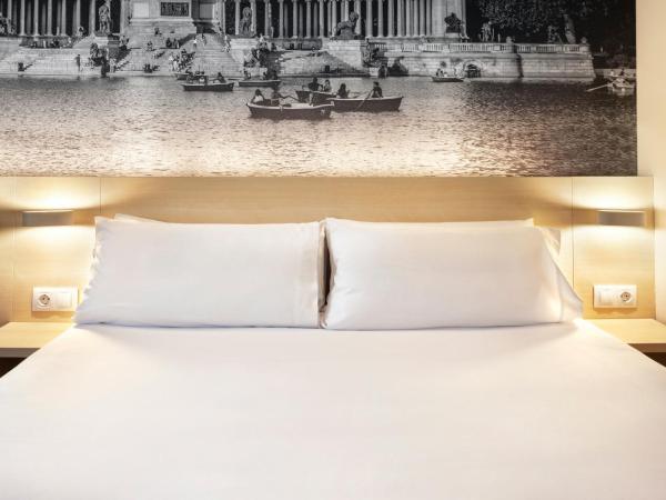 B&B HOTEL Madrid Aeropuerto T1 T2 T3 : photo 3 de la chambre chambre double