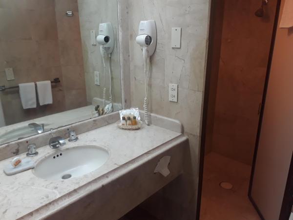 Country Plaza : photo 6 de la chambre chambre lit king-size