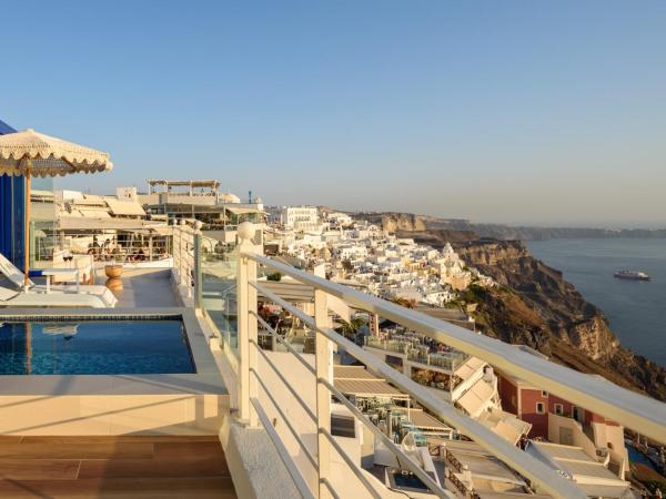 Nefeles Luxury Suites : photo 2 de la chambre villa lune de miel avec jacuzzi - vue sur caldeira