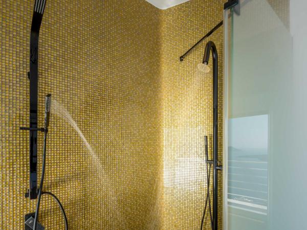 Nefeles Luxury Suites : photo 5 de la chambre villa lune de miel avec jacuzzi - vue sur caldeira