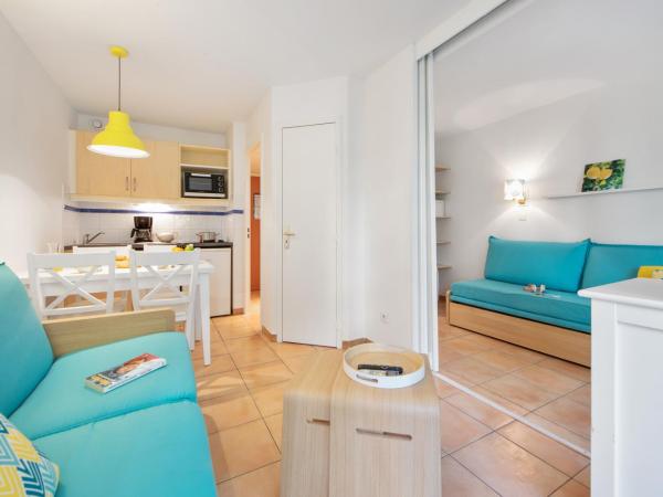 Résidence Pierre & Vacances Les Rivages Du Parc : photo 4 de la chambre studio avec coin couchage dans alcôve et balcon (4 personnes)