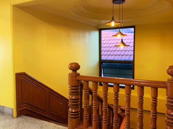 Ma Guesthouse Chiang Mai : photo 10 de la chambre chambre quadruple avec salle de bains privative