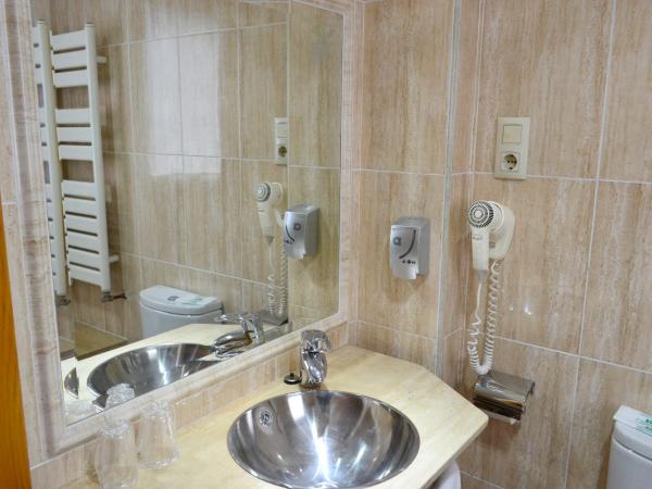 Hotel Alda Centro Oviedo : photo 4 de la chambre chambre double Économique