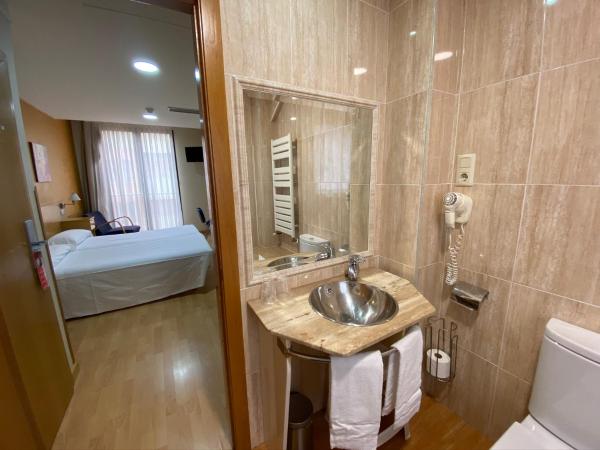 Hotel Alda Centro Oviedo : photo 7 de la chambre chambre lits jumeaux standard