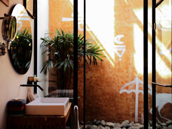 Hotel Los Amantes : photo 3 de la chambre suite supérieure lit king-size