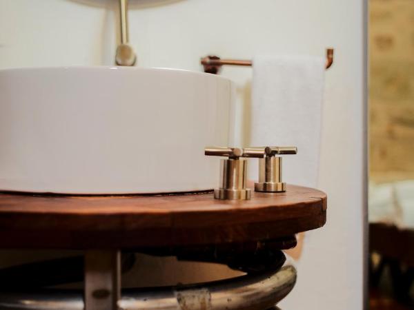 Hotel Los Amantes : photo 2 de la chambre suite lit king-size avec balcon