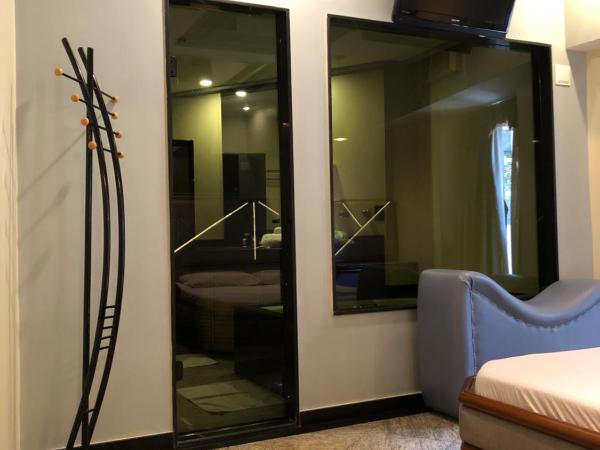 Hotel Sheik (Adults Only) : photo 8 de la chambre suite avec baignoire spa (2 adultes)