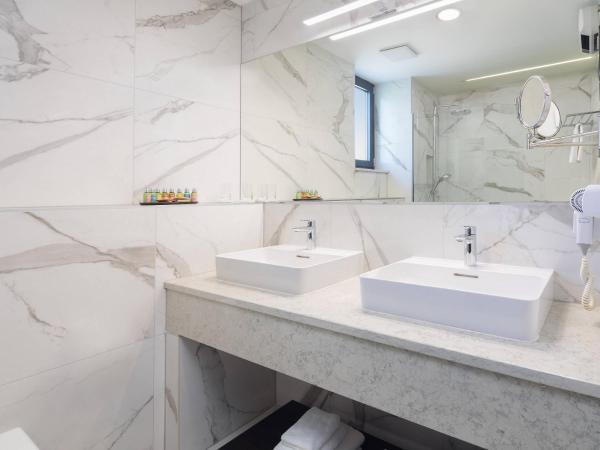 Ellure Luxury Suites : photo 8 de la chambre chambre dalma lit king-size - vue limitée sur mer