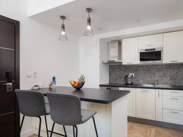 Ellure Luxury Suites : photo 4 de la chambre chambre dalma lit king-size - vue limitée sur mer