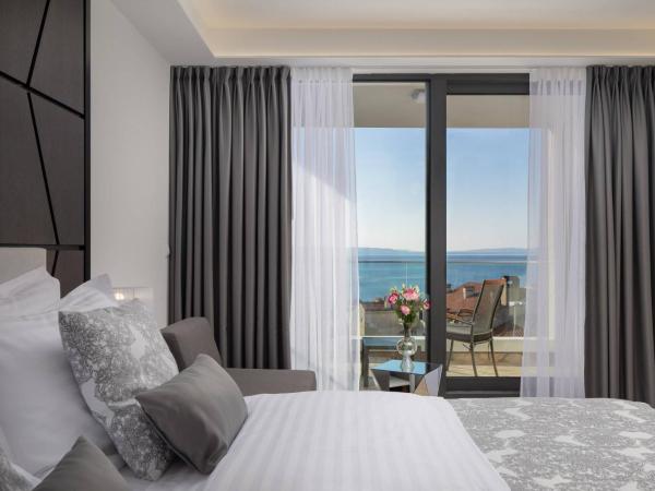 Ellure Luxury Suites : photo 3 de la chambre chambre adria lit king-size - vue sur mer
