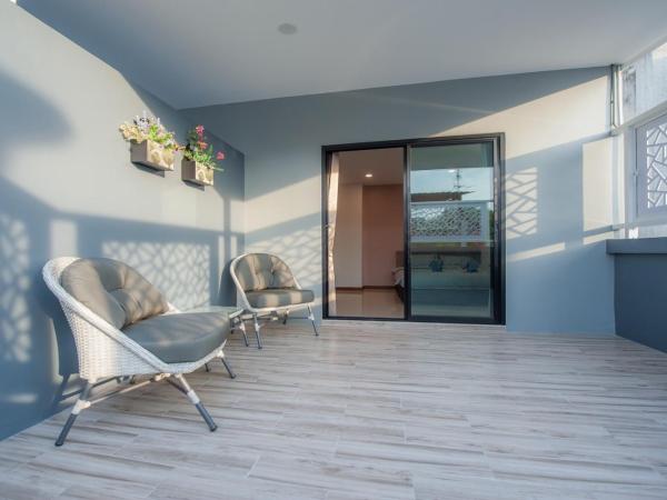 The Moon Night Hotel : photo 5 de la chambre chambre familiale supérieure