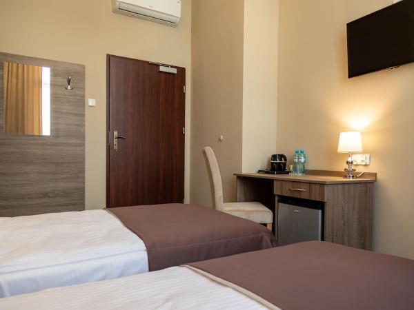 Hotel Maximum : photo 3 de la chambre chambre lits jumeaux