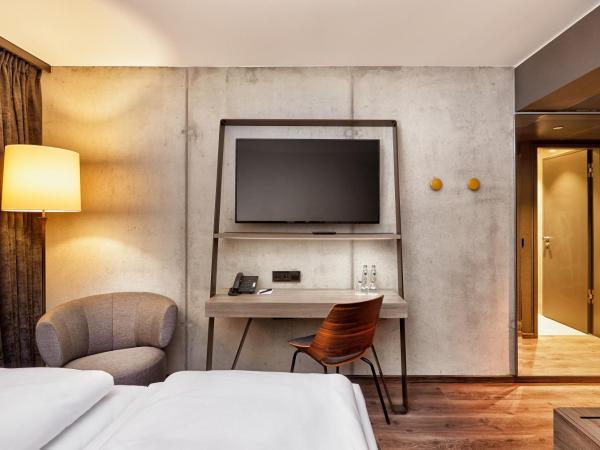 HYPERION Hotel Leipzig : photo 5 de la chambre chambre affaires avec accès au salon exécutif
