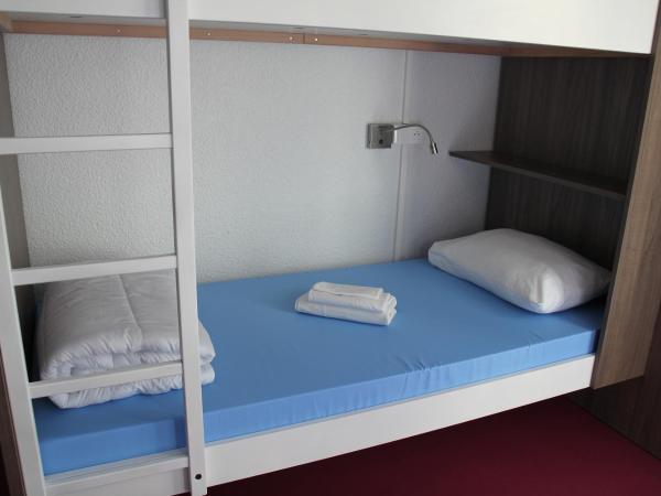 AUBERGE DE JEUNESSE D'ORLEANS : photo 9 de la chambre lit simple dans dortoir pour femmes