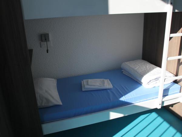 AUBERGE DE JEUNESSE D'ORLEANS : photo 3 de la chambre lit simple dans dortoir pour femmes