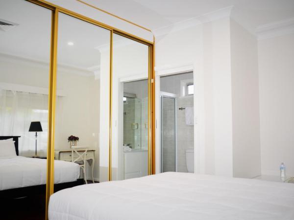 North Ryde Guesthouse : photo 2 de la chambre chambre queen de luxe avec salle de bains privative