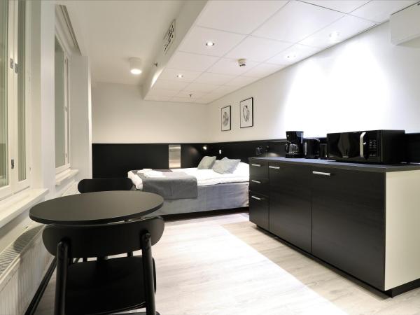 Forenom Aparthotel Tampere : photo 5 de la chambre chambre lits jumeaux avec balcon d'Été