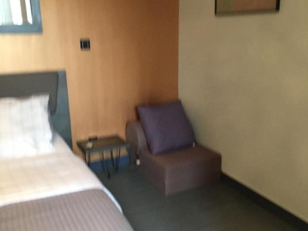 L entrepote : photo 3 de la chambre chambre deluxe (2 adultes + 1 enfant)