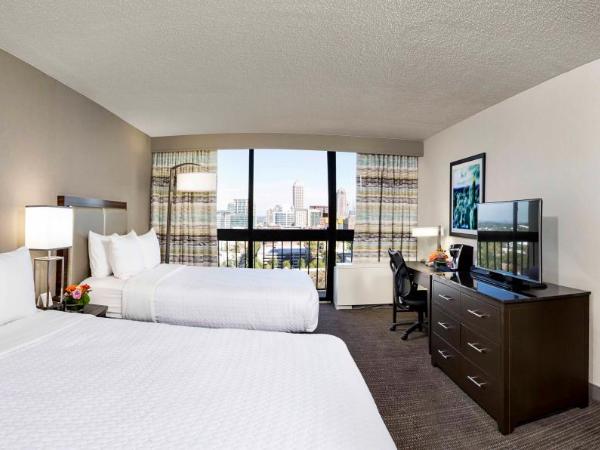 Crowne Plaza Atlanta Midtown, an IHG Hotel : photo 6 de la chambre chambre standard avec 2 lits queen-size