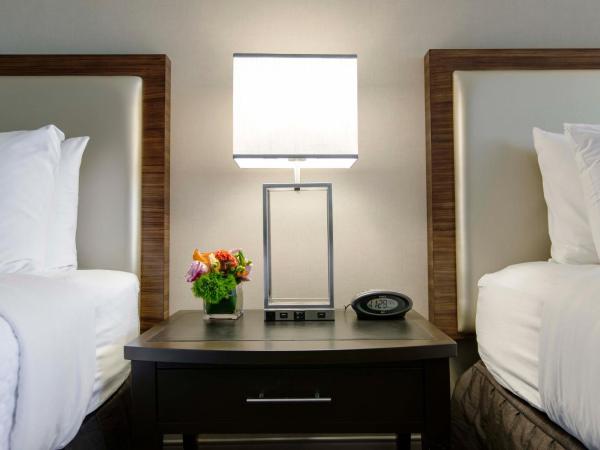 Crowne Plaza Atlanta - Midtown, an IHG Hotel : photo 4 de la chambre chambre standard avec 2 lits queen-size