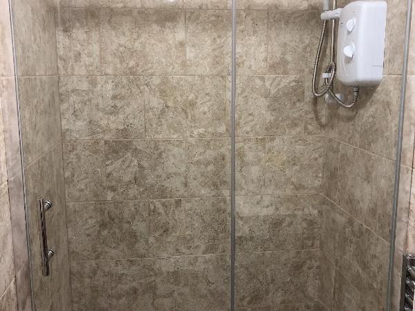 Flat 2 - Entire Modern Two Bedrooms home with en-suite & free parking close to QMC, City centre and Notts uni - Self check in : photo 5 de la chambre maison de vacances