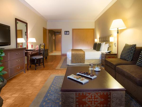 Millennium Plaza Downtown Suites : photo 2 de la chambre suite familiale