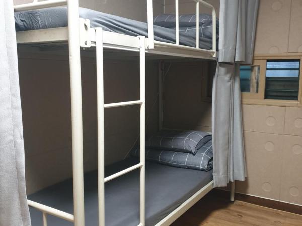Family House Hongdae : photo 3 de la chambre lit dans dortoir pour femmes de 6 lits