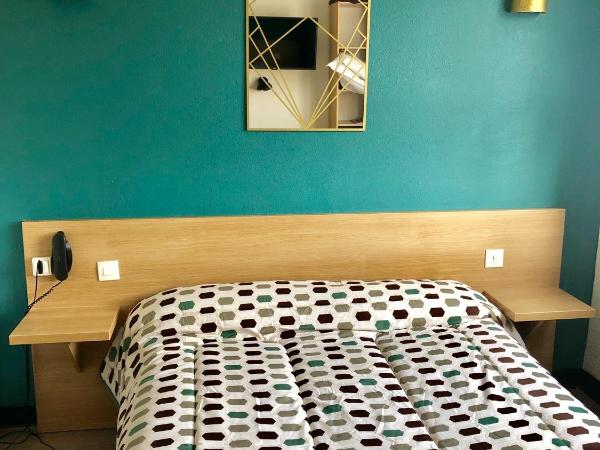 Hôtel Colisée-Verdun Centre Gare Saint-Roch : photo 2 de la chambre chambre double avec baignoire