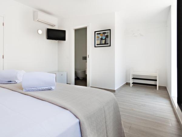 Faro Clara Suites : photo 2 de la chambre chambre double avec terrasse