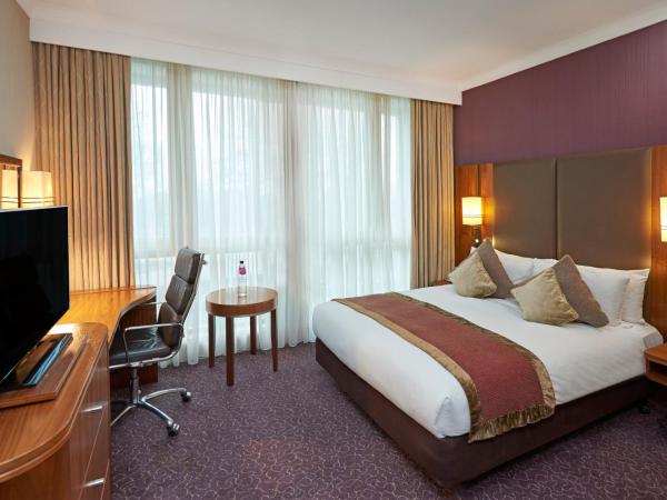 Crowne Plaza London Ealing, an IHG Hotel : photo 1 de la chambre chambre lit queen-size premium