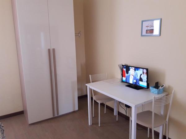 La Casa Nel Verde 2 : photo 4 de la chambre chambre double ou lits jumeaux avec salle de bains privative externe