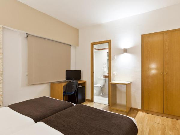 Hotel Travessera : photo 7 de la chambre chambre lits jumeaux
