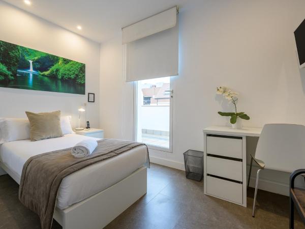 NeoMagna Madrid : photo 6 de la chambre chambre simple supérieure avec terrasse