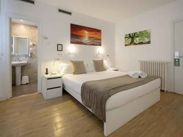 NeoMagna Madrid : photo 5 de la chambre chambre double ou lits jumeaux standard