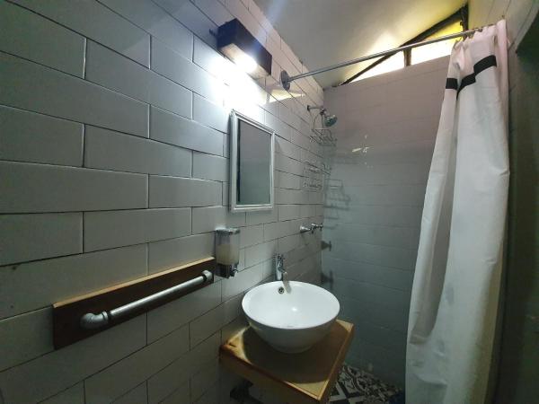 Hostalgia : photo 10 de la chambre chambre supérieure 2 lits