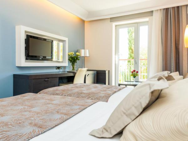 Hotel Lapad : photo 4 de la chambre chambre double ou lits jumeaux classique avec balcon et vue sur bord de mer