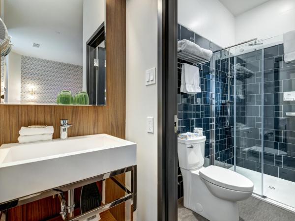 Hôtel Uville Montréal : photo 8 de la chambre chambre lit king-size standard