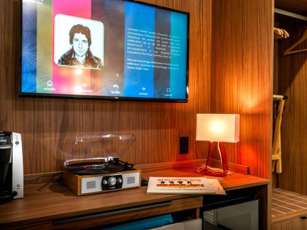 Hôtel Uville Montréal : photo 7 de la chambre chambre lit king-size standard