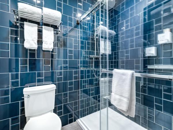 Hôtel Uville Montréal : photo 9 de la chambre chambre supérieure avec 2 lits queen-size